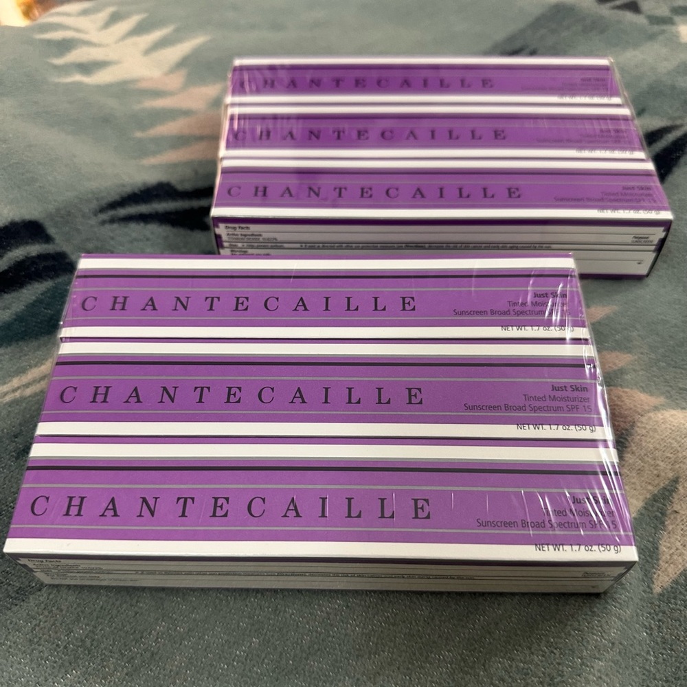 Chantecaille Just Skin Tinted Moisturizer Spf 15 - Alabaster NEW in box